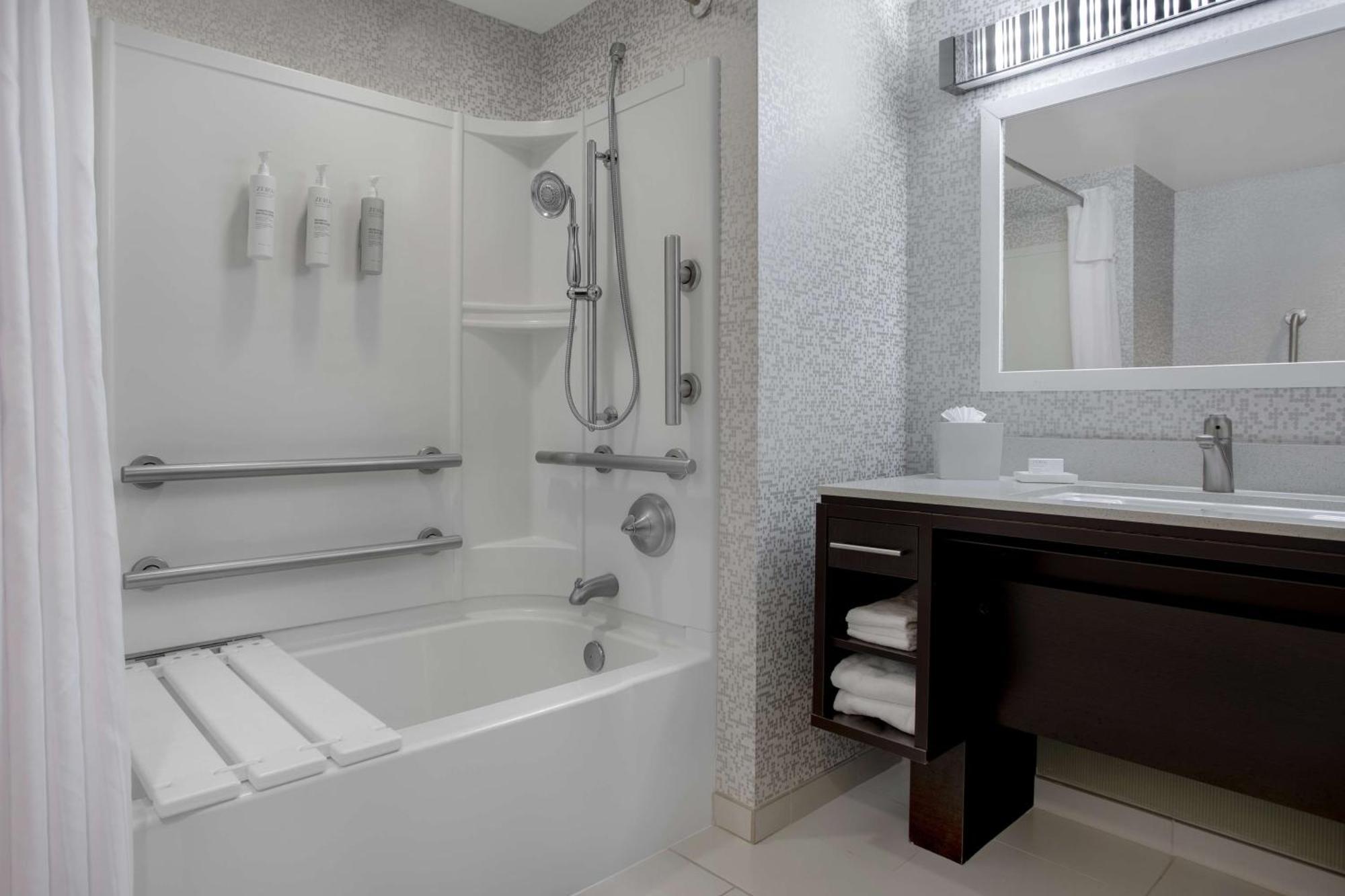 Home2 Suites By Hilton Omaha West Экстерьер фото